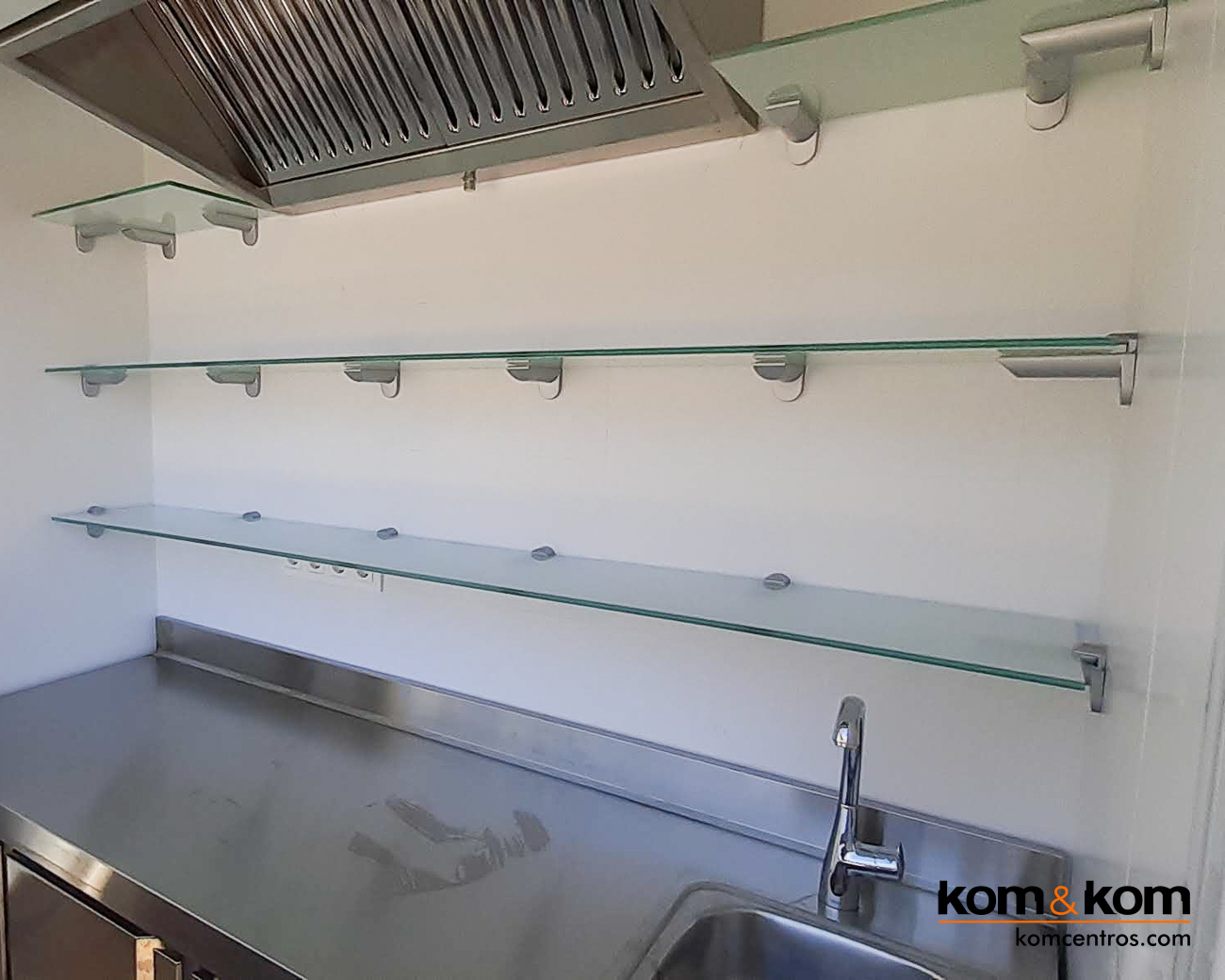 Highbar: Terraza Chill Out en la Azotea del hotel Odissey Room en el centro de Alicante. Proyecto Integral de Kom&Kom